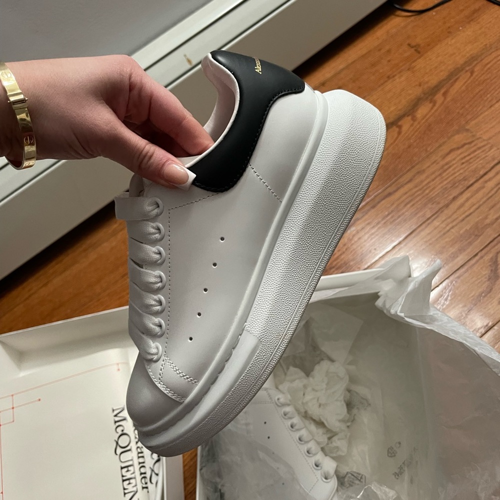 Alexander McQueen AUTHENTIC